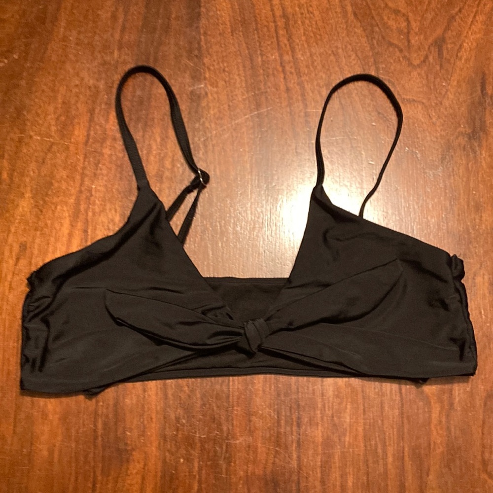 Women’s Blooming Jelly black size M top with removable bow